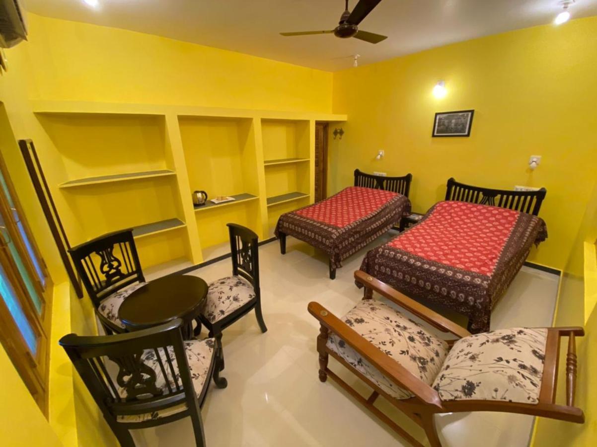 Sharad Baug Homestay ブジ エクステリア 写真
