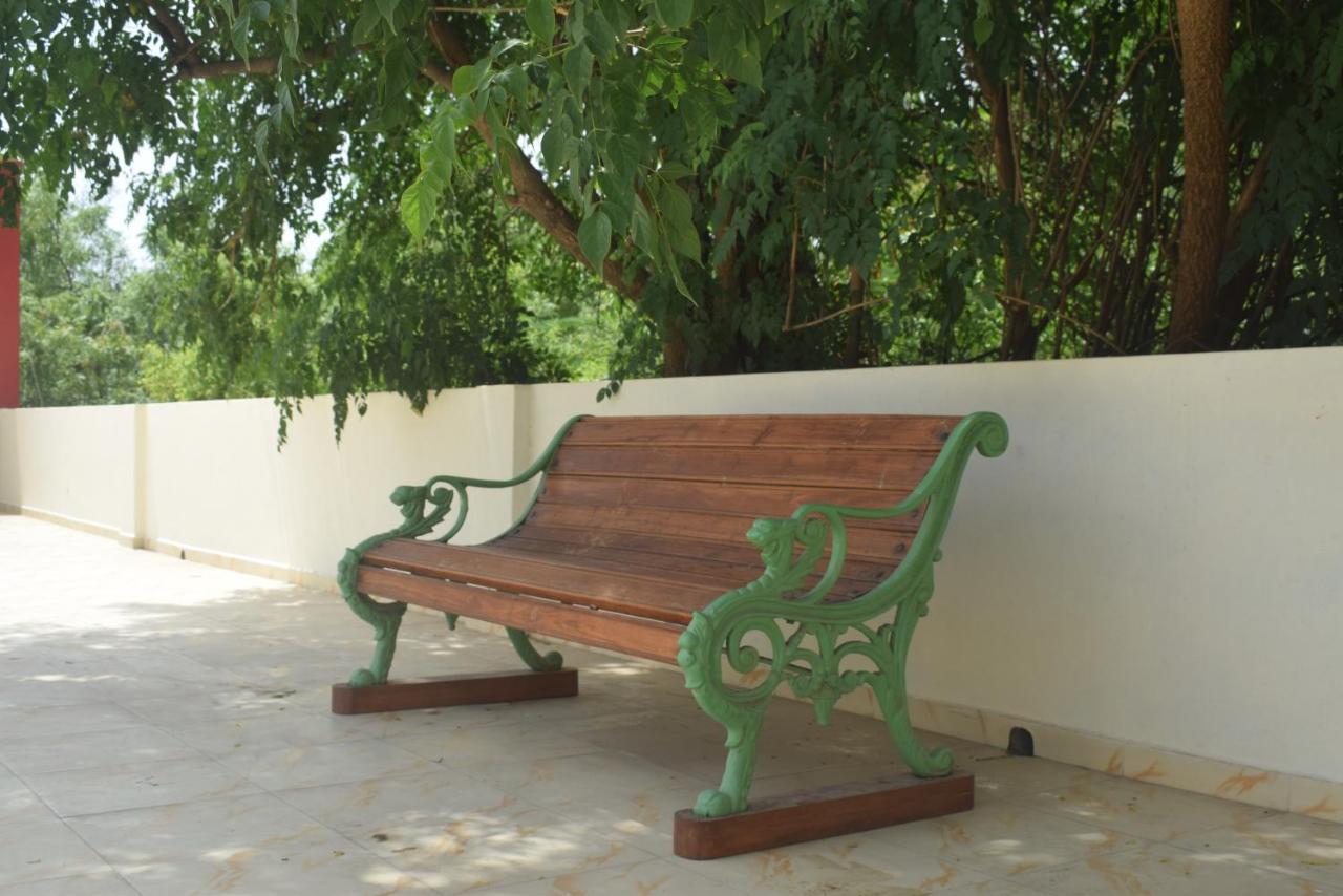 Sharad Baug Homestay ブジ エクステリア 写真