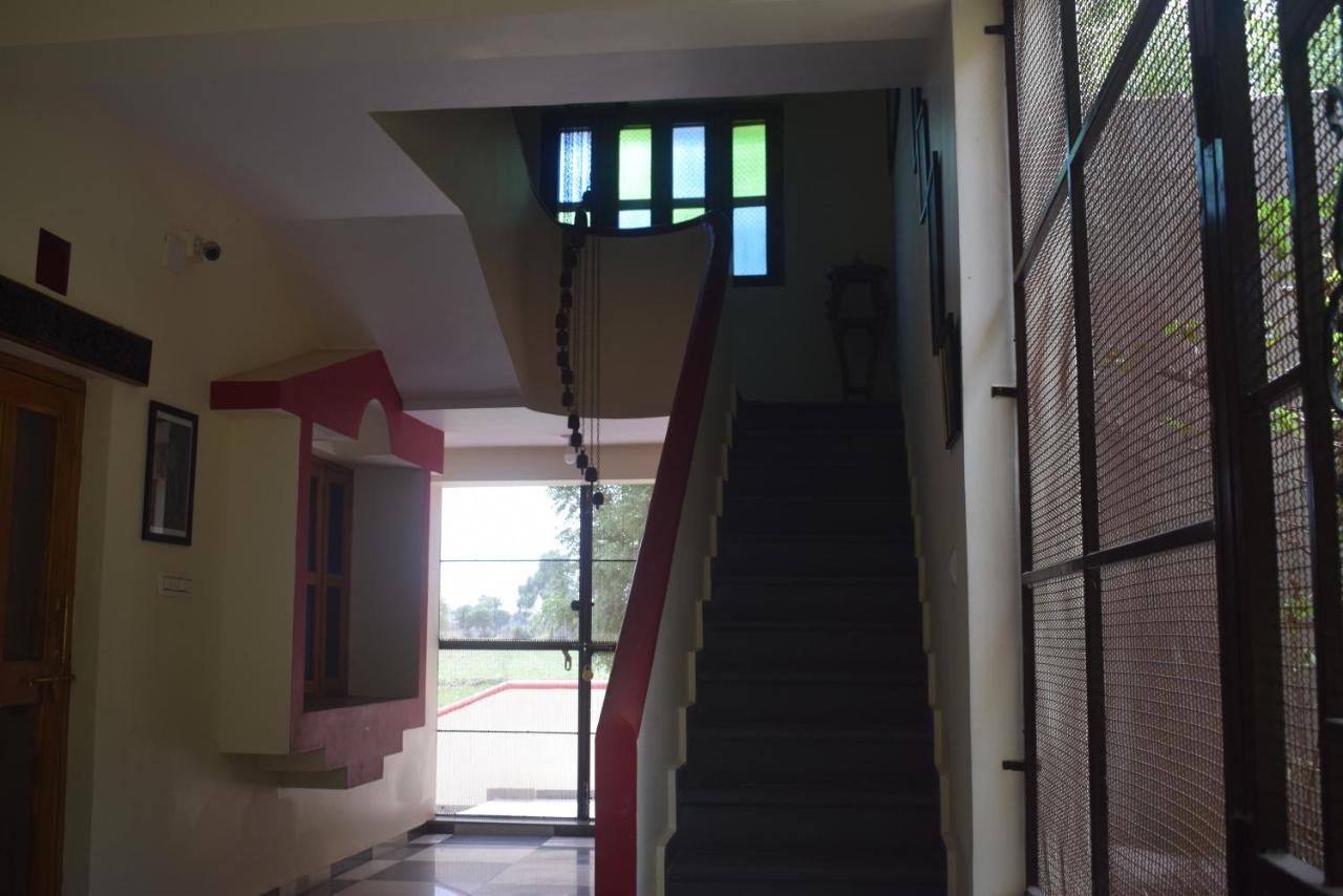 Sharad Baug Homestay ブジ エクステリア 写真