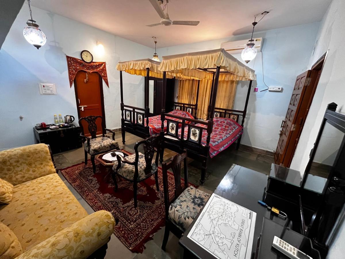 Sharad Baug Homestay ブジ エクステリア 写真