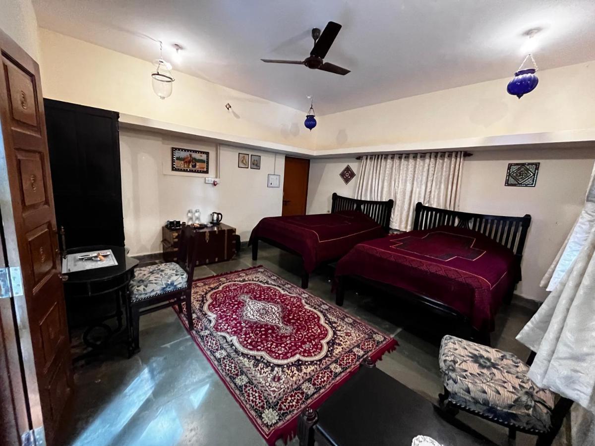 Sharad Baug Homestay ブジ エクステリア 写真
