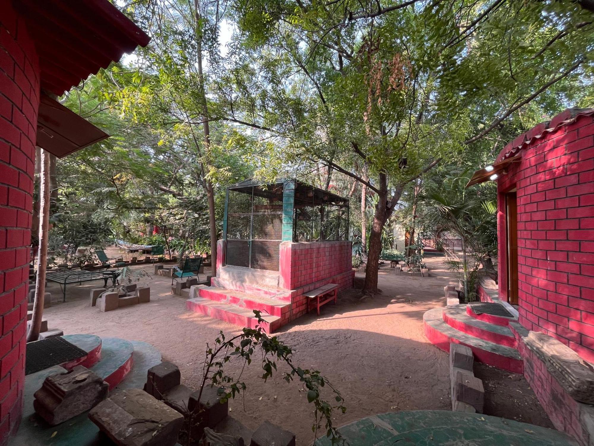 Sharad Baug Homestay ブジ エクステリア 写真