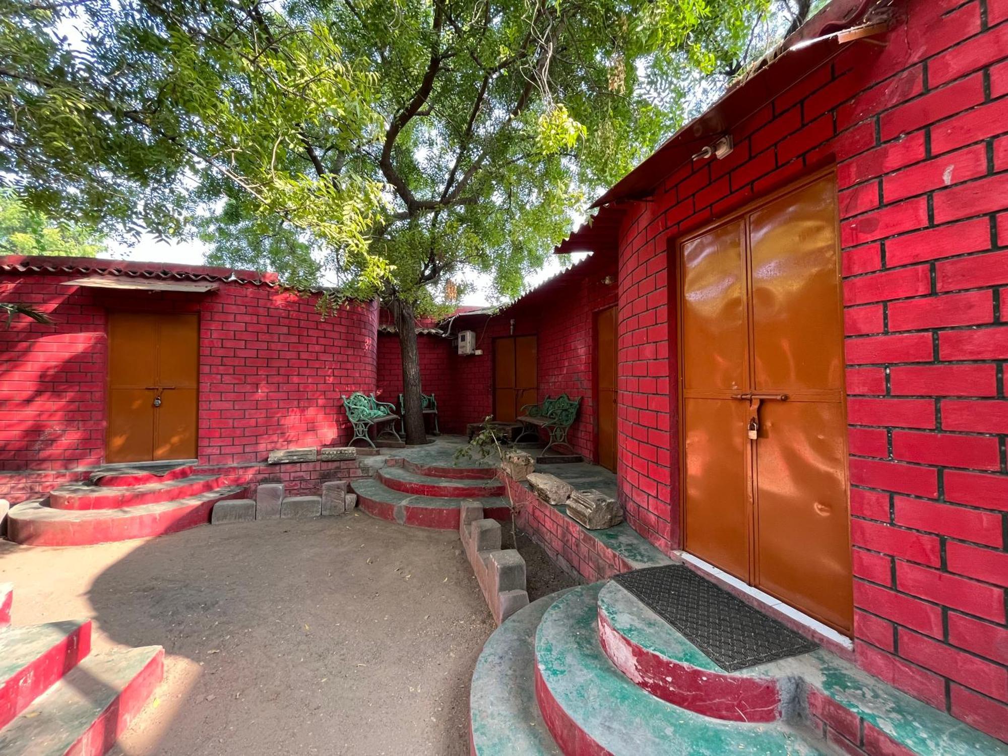 Sharad Baug Homestay ブジ エクステリア 写真