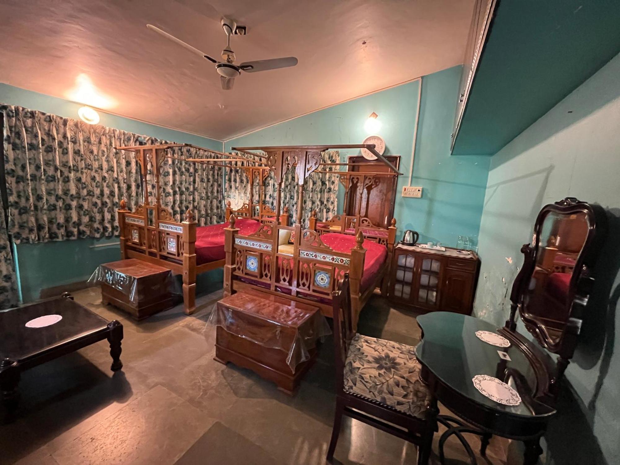 Sharad Baug Homestay ブジ エクステリア 写真