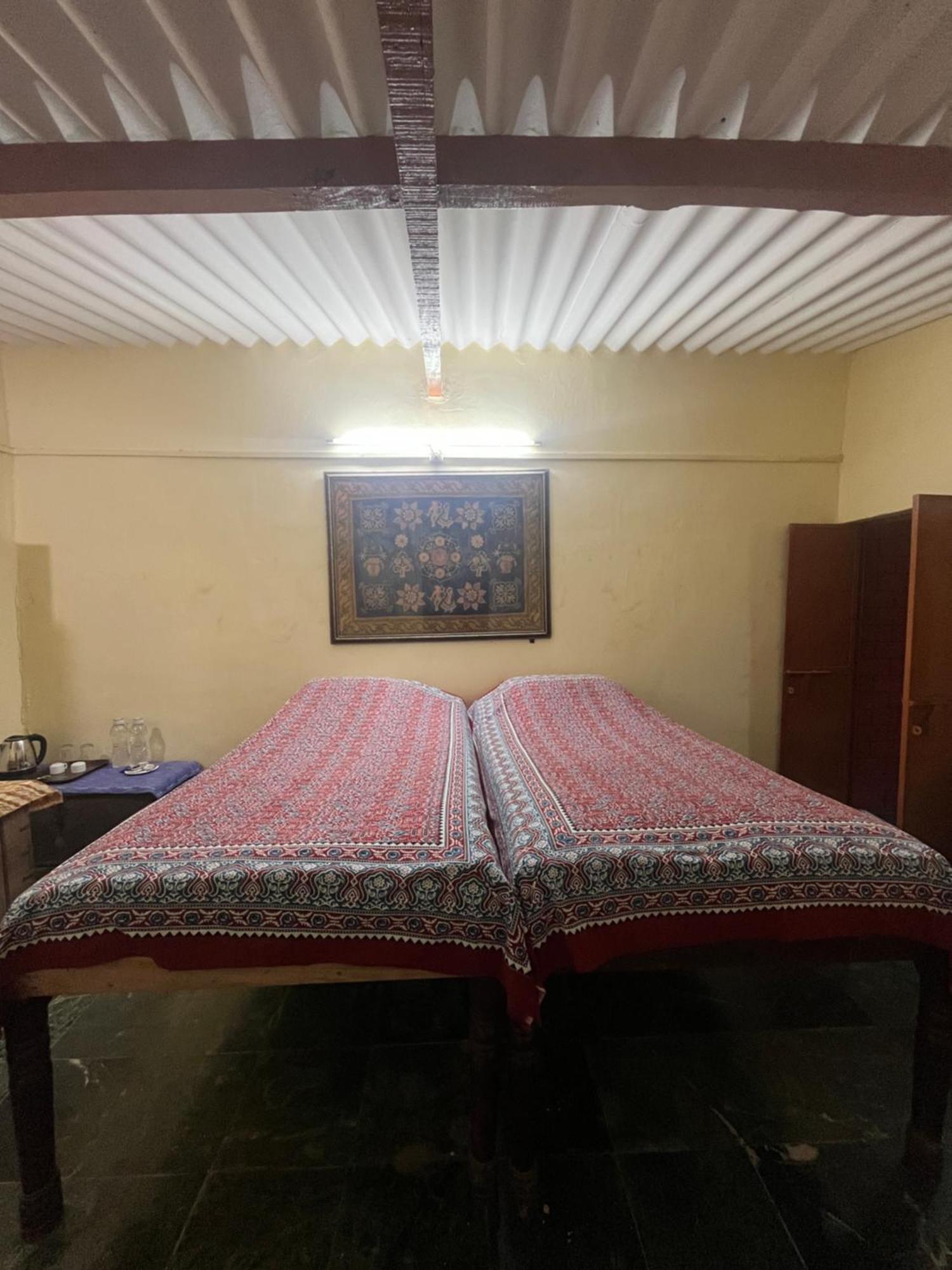 Sharad Baug Homestay ブジ エクステリア 写真