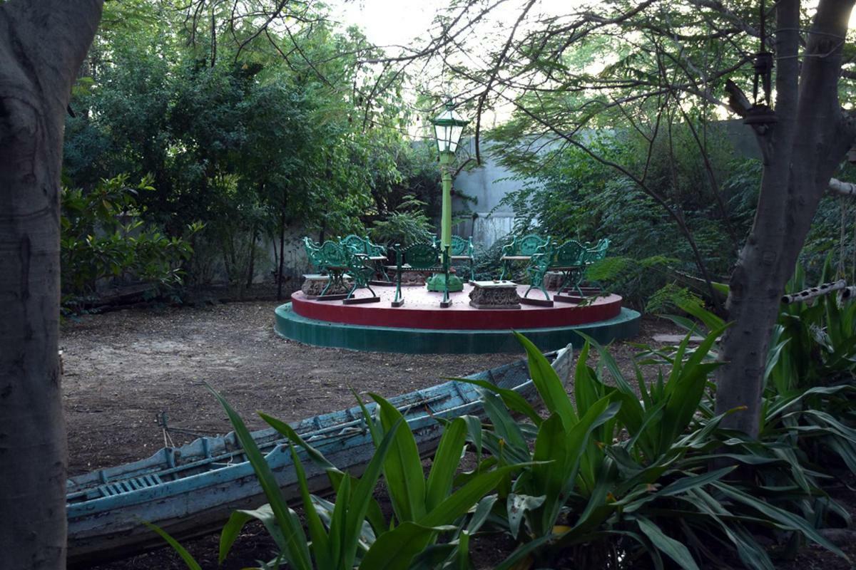 Sharad Baug Homestay ブジ エクステリア 写真