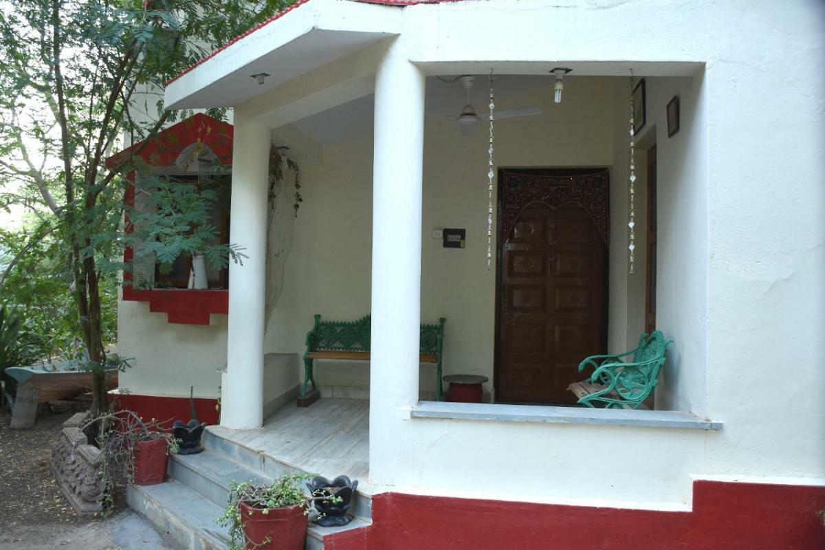 Sharad Baug Homestay ブジ エクステリア 写真